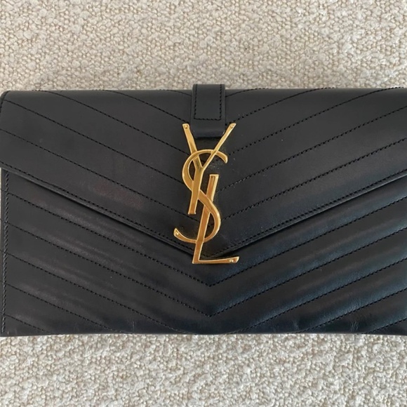 Authentic Saint Laurent Black Cassandre Clutch - Picture 3 of 15